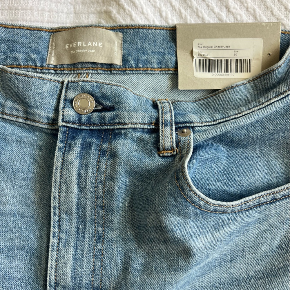 NWT - Everlane - “The Cheeky Jean” regular length - 30 Classic Blue  Jeans - Picture 10 of 12